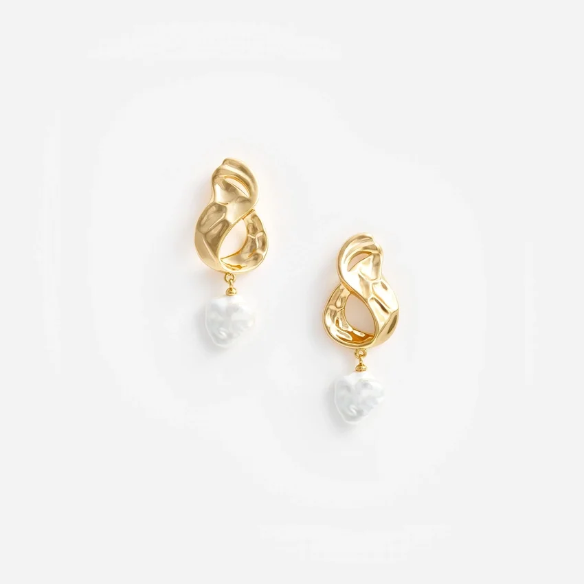 Gold Link Pearl Drop Earrings Gold Link Pearl Drop Earrings