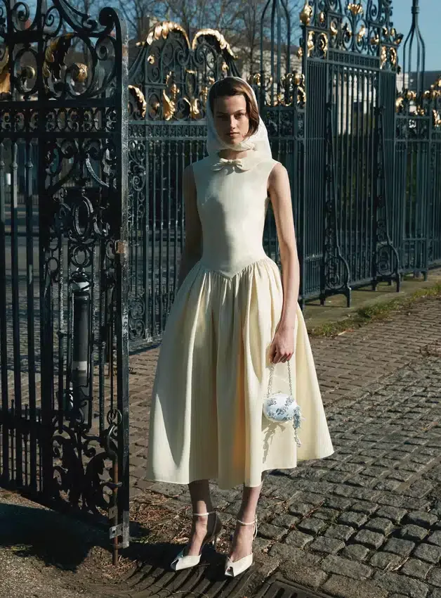 Yellow Taffeta Collared Midi Dress Yellow Taffeta Collared Midi Dress